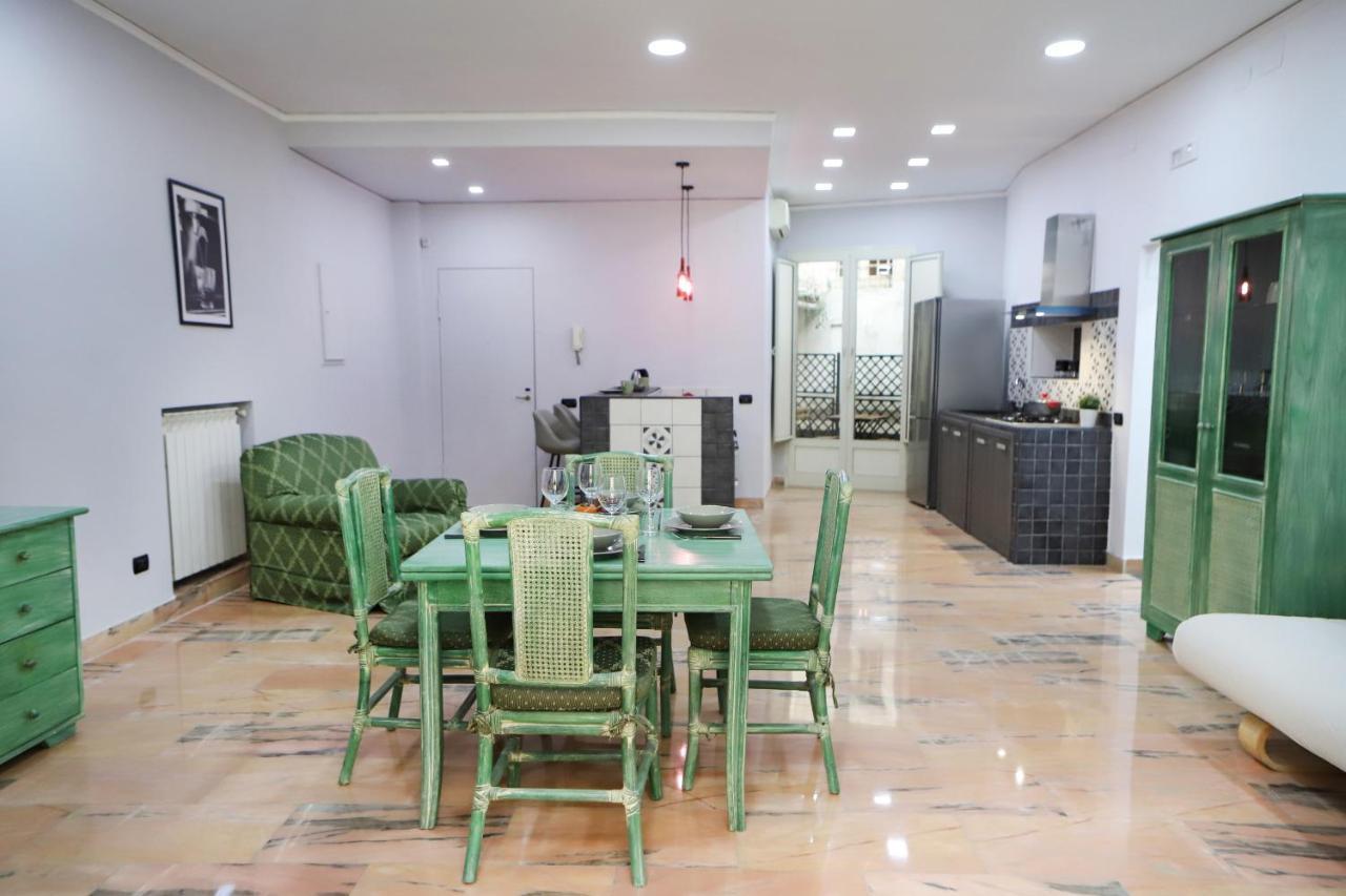Modern Apartment At Piazza Del Gesu' By Wonderful Italy Наполи Екстериор снимка
