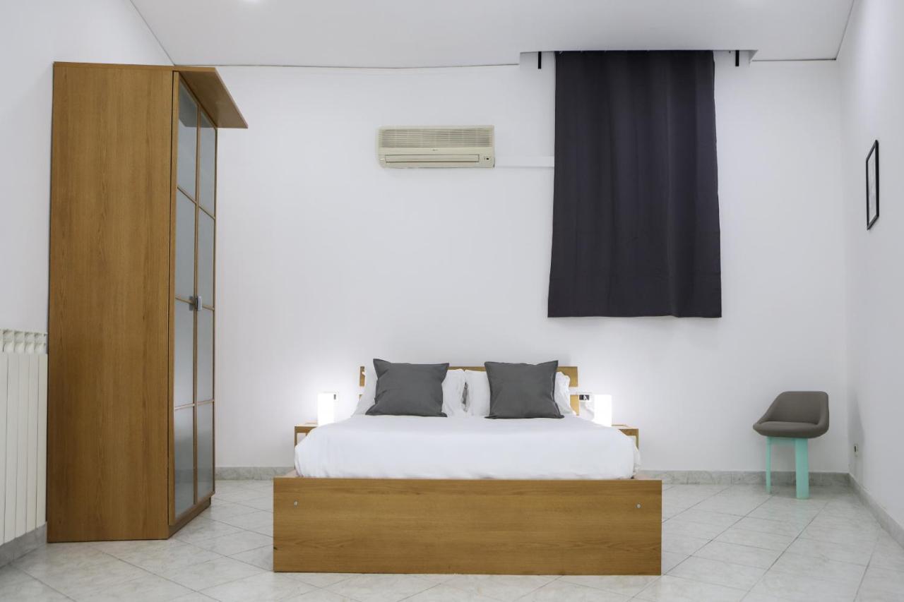 Modern Apartment At Piazza Del Gesu' By Wonderful Italy Наполи Екстериор снимка